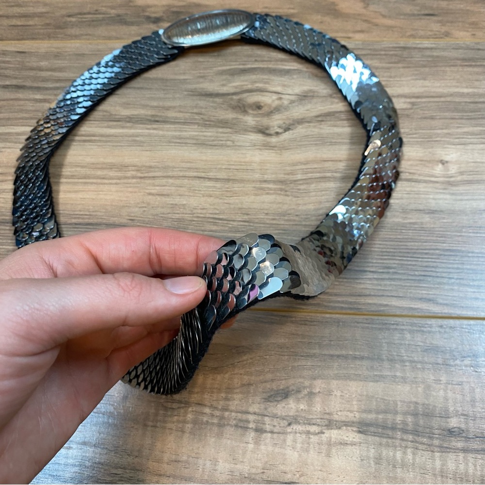 Vintage Silver Metal Elastic Stretch Belt Fish Scales Pattern w/ Buckle
